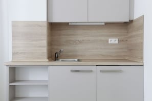 Superior Apartment | Private kitchenette | Fridge, stovetop, electric kettle, toaster - City Center Best Place Apartments (Bratislava)