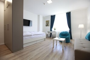 Apartemen | Area keluarga | Televisi LED 43-inci dengan saluran TV kabel, TV, dan Netflix
