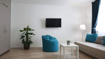 Bureau, espace de travail pour ordinateur portable, rideaux occultants