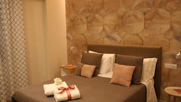 Double or Twin Room (3) | Free minibar items, in-room safe, desk, iron/ironing board