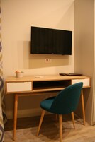 Standard Double or Twin Room (4) | Free minibar items, in-room safe, desk, iron/ironing board