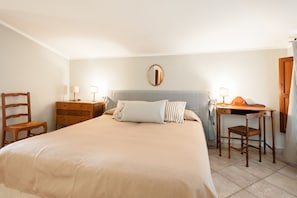 Habitación triple | Minibar, escritorio, camas supletorias y wifi gratis