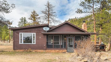 Cabin, 2 Bedrooms | Exterior