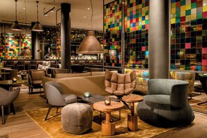 Bar (on property) - Motel One Köln-Neumarkt (Cologne)