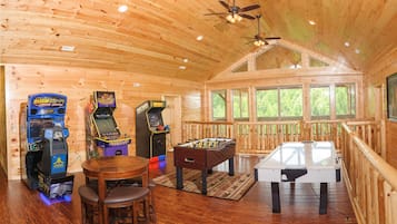 Cabin, Multiple Bedrooms | Interior