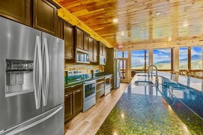 Baita, camere multiple | Cucina privata | Frigorifero, forno, macchina per tè/caffè, tostapane