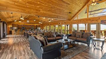 Cabin, Multiple Bedrooms | Interior