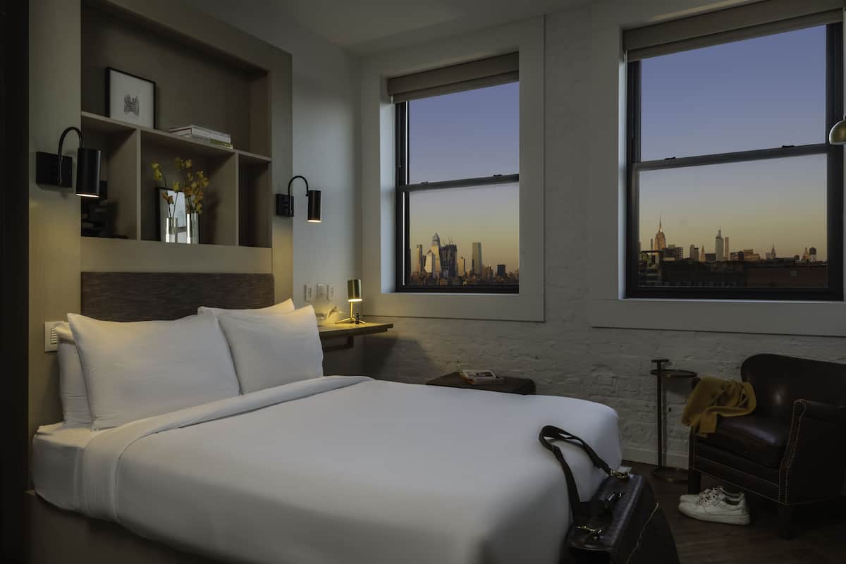 Walker Accessible Queen | 1 bedroom, in-room safe, blackout drapes, soundproofing