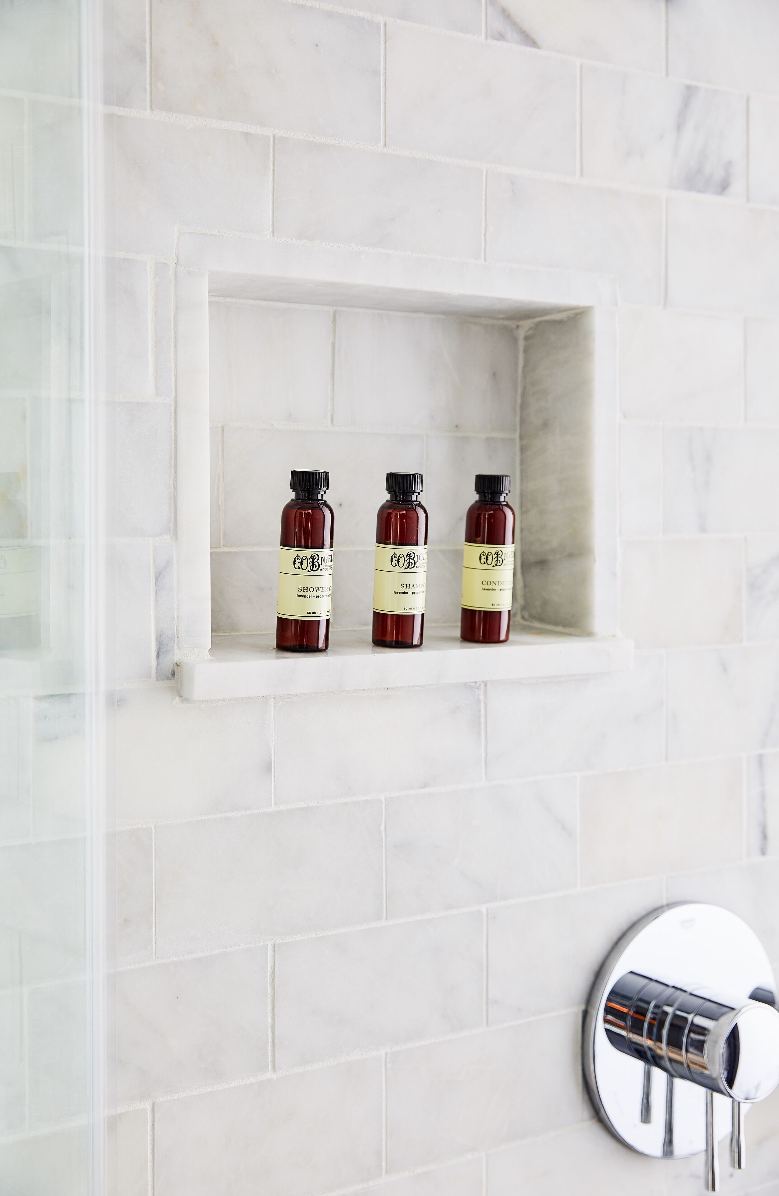 shower, free toiletries, hair dryer, slippers