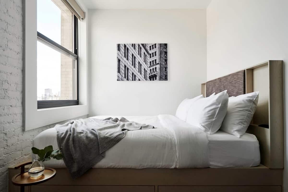 Walker Full | 1 bedroom, in-room safe, blackout drapes, soundproofing