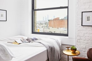 In-room safe, blackout curtains, soundproofing, iron/ironing board - Walker Hotel Tribeca (New York)