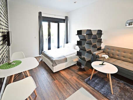 1 habitación, escritorio, tabla de planchar con plancha y wifi gratis