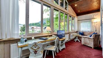 Estúdio conforto, para não fumantes, vista para a montanha | Roupas de cama antialérgicas, cofres nos quartos, escrivaninha