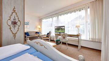 Estudio Confort, para no fumadores, vista a la montaña | Ropa de cama hipoalergénica y caja de seguridad en la habitación