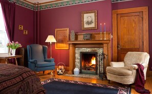 Double Room, 1 King Bed, Jetted Tub, Ground Floor | Room amenity