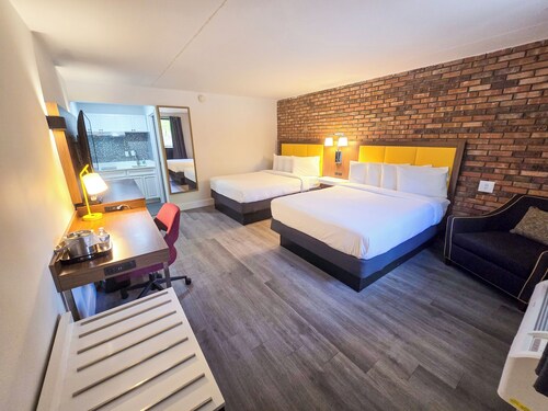 Penn Lodge Hotel & Suites