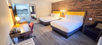 Penn Lodge Hotel & Suites