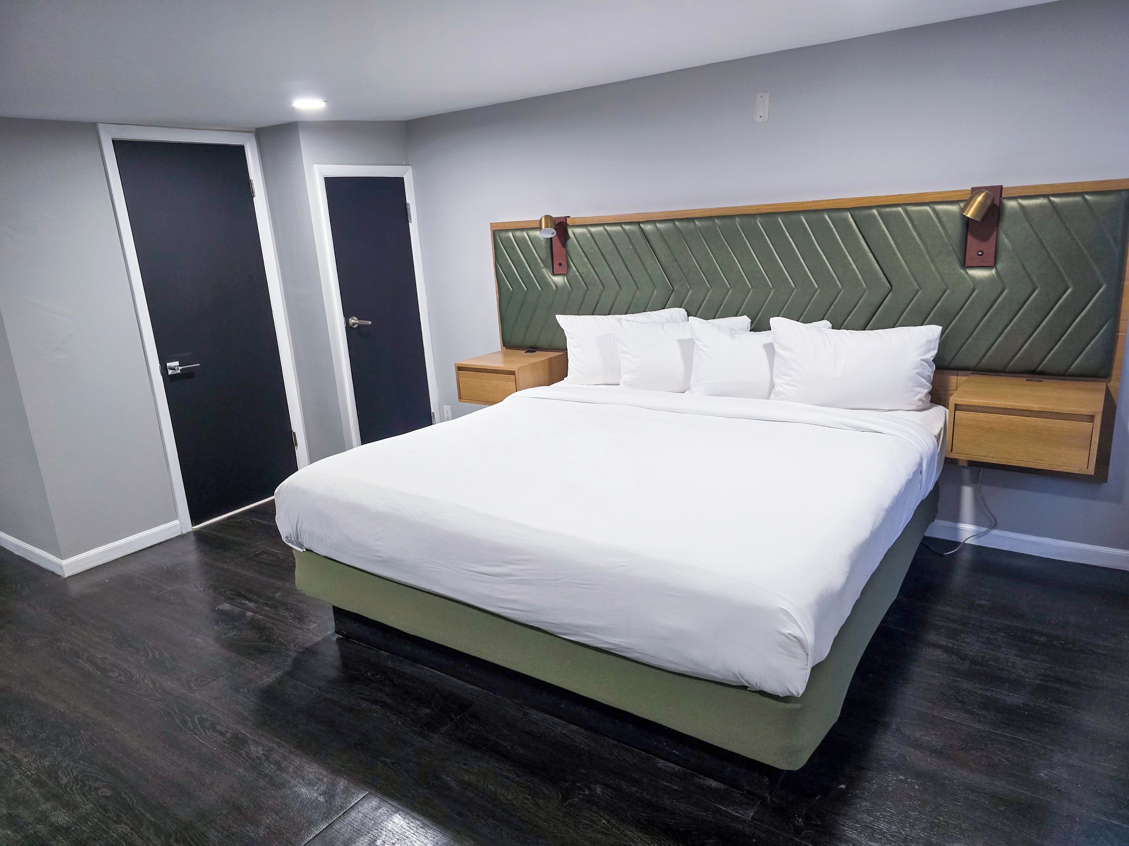 Lower Lodge Suite - King Bed w/ Sofabed | Blackout drapes, free WiFi, bed sheets