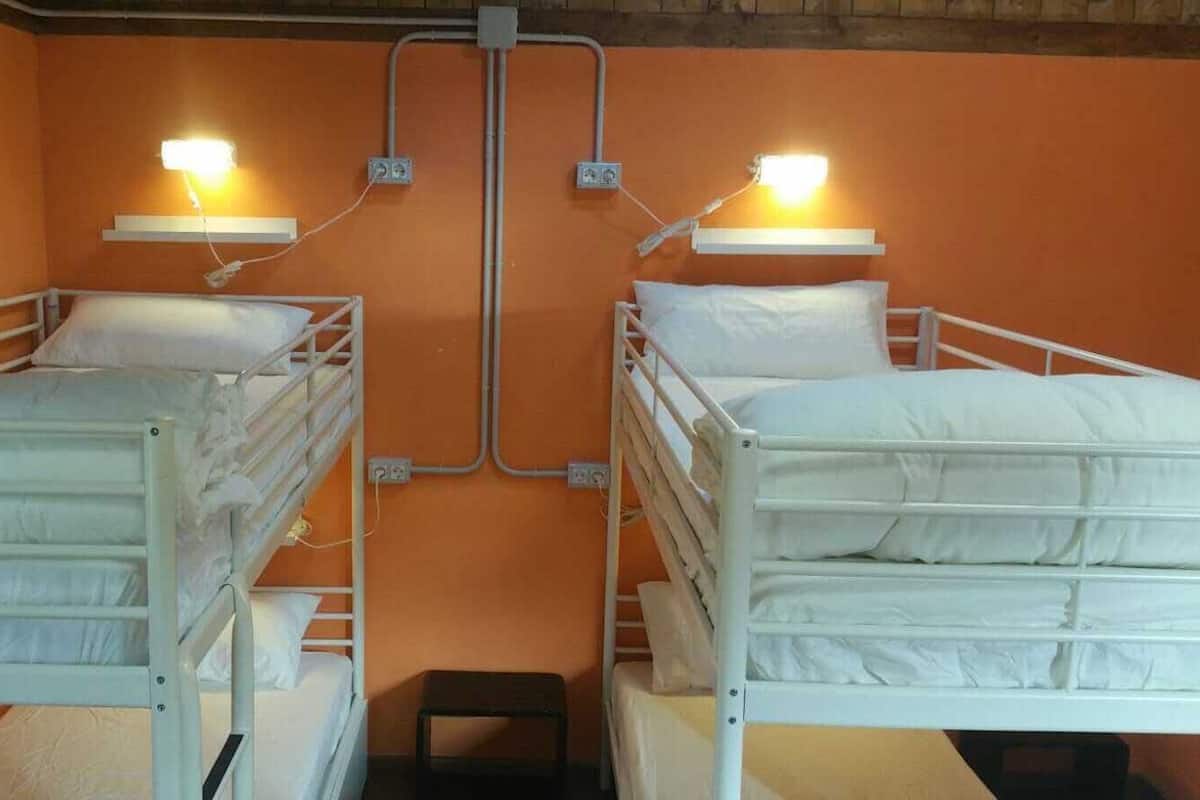 Blackout drapes, free WiFi, bed sheets