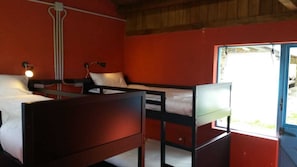 Family Room, Shared Bathroom | Blackout curtains, free WiFi, bed sheets - O Albergue - Hostel (Lugo)