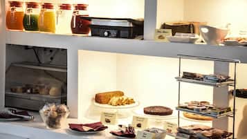 Café da manhã com buffet todos os dias mediante uma taxa