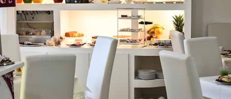 Daily buffet breakfast (EUR 8 per person)