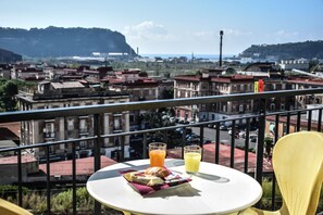 Double or Twin Room | Balcony