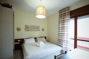 Phòng đôi cơ bản, 1 phòng ngủ | Bộ đồ giường cao cấp, minibar, bàn 
