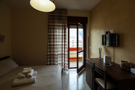 Ropa de cama de alta calidad, minibar, escritorio y cunas