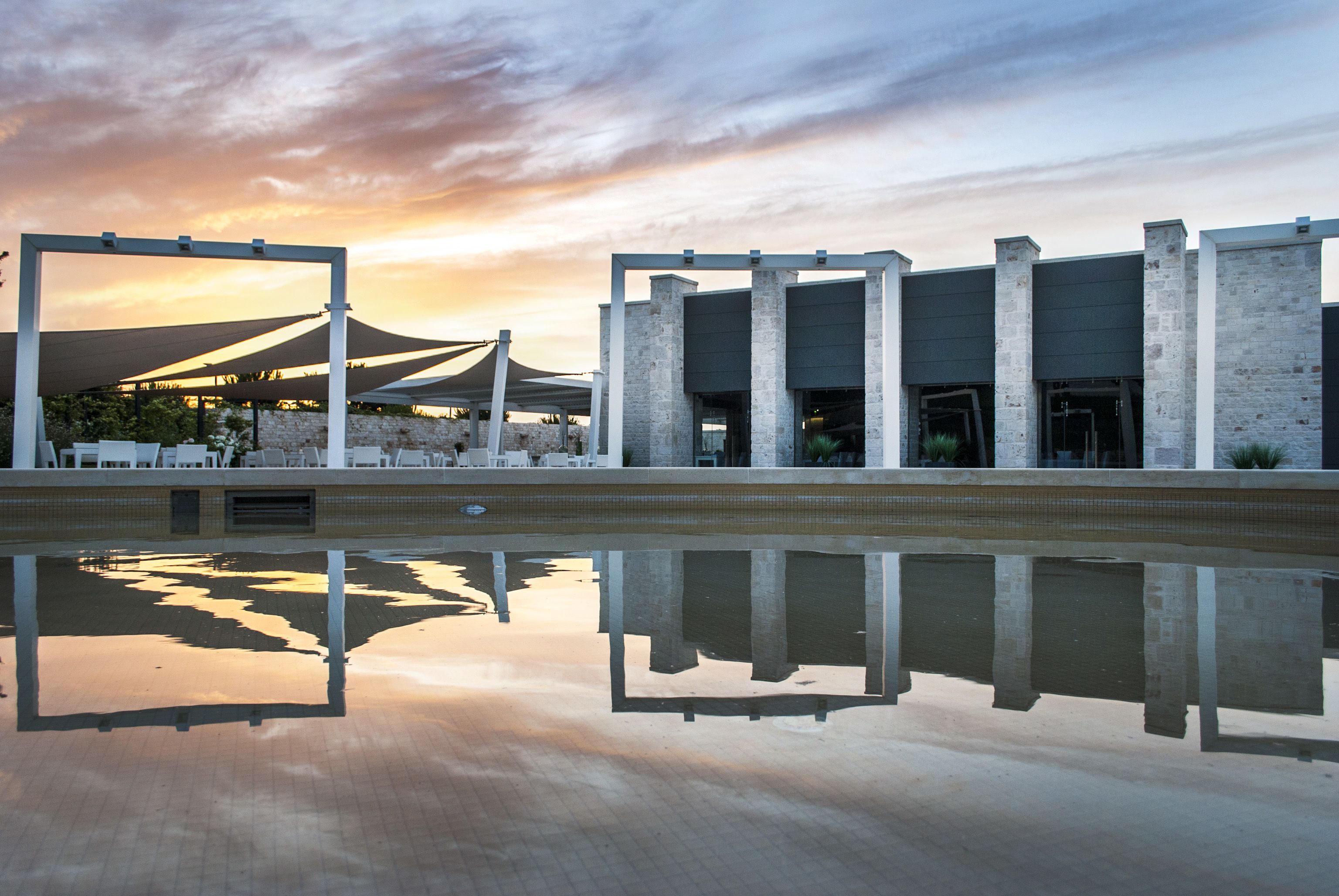 Mặt tiền nơi lưu trú - ban đêm