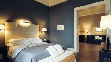 Suite | 1 bedroom, premium bedding, down comforters, free minibar