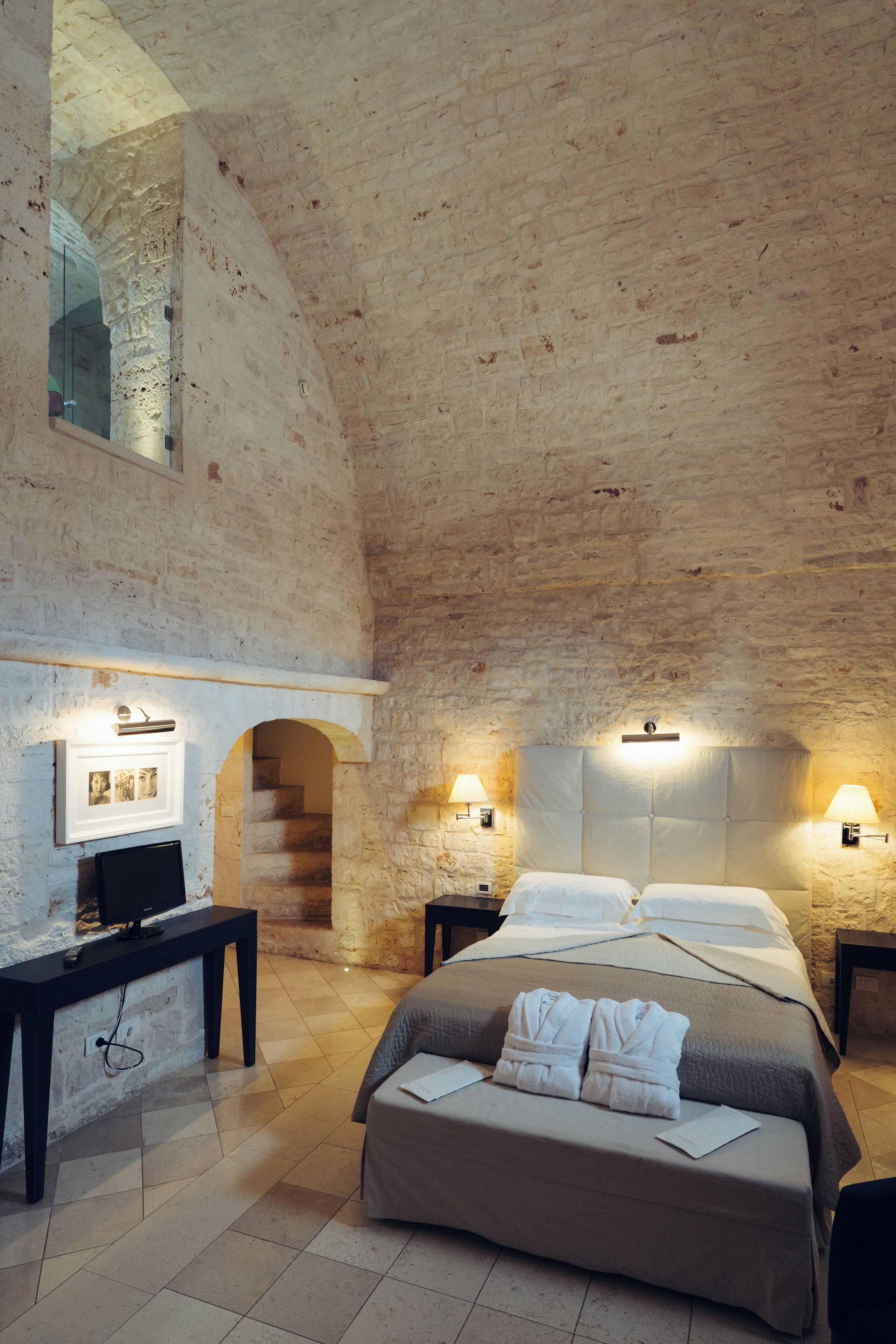 1 bedroom, premium bedding, down duvets, free minibar