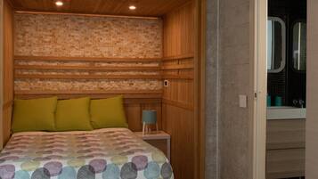 Minibar, una scrivania, insonorizzazione