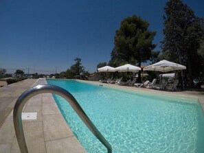 Outdoor pool, open 10 AM to 6 PM, sun loungers - B&B il giardino di Agata (Mascalucia)