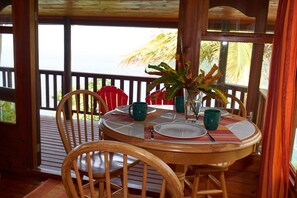 Deluxe Cottage, 2 Bedrooms, Sea View | In-room dining