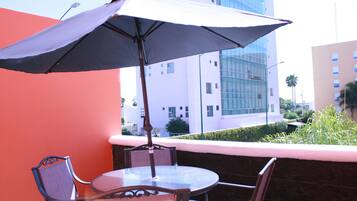 King Suite, Breakfast Included - Non-Smoking | Sacada