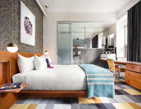 The Drake Hotel - Image 4