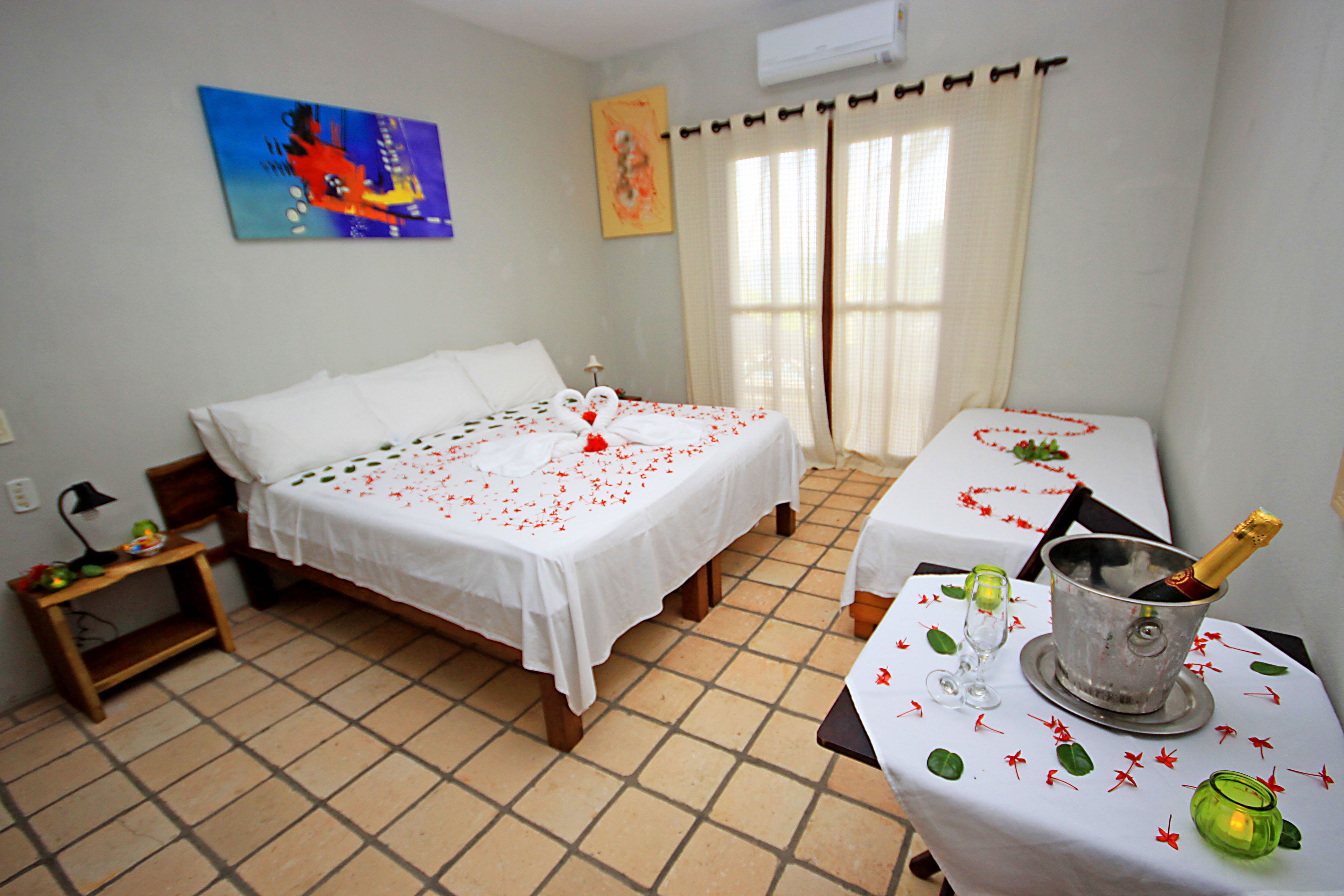 standard room | minibar, desk, iron/ironing board, free wifi