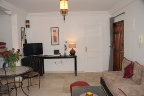 TV - CHARMING APARTMENT QUIET COMFORTABLE 2 PLACES C CENTER MARRAKECH GUELIZ (marrakech)