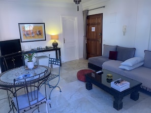 TV - CHARMING APARTMENT QUIET COMFORTABLE 2 PLACES C CENTER MARRAKECH GUELIZ (marrakech)