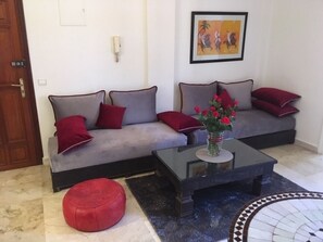 TV - CHARMING APARTMENT QUIET COMFORTABLE 2 PLACES C CENTER MARRAKECH GUELIZ (marrakech)