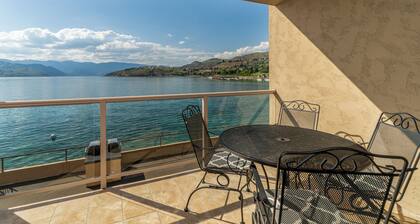 Grandview 522 Waterfront condo on Lake Chelan
