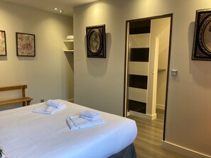 1 chambre, fer et planche à repasser, Wi-Fi, literie fournie