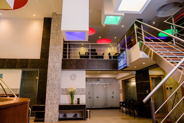 Hotstone-massages, diepe bindweefselmassages, massagebehandelingen