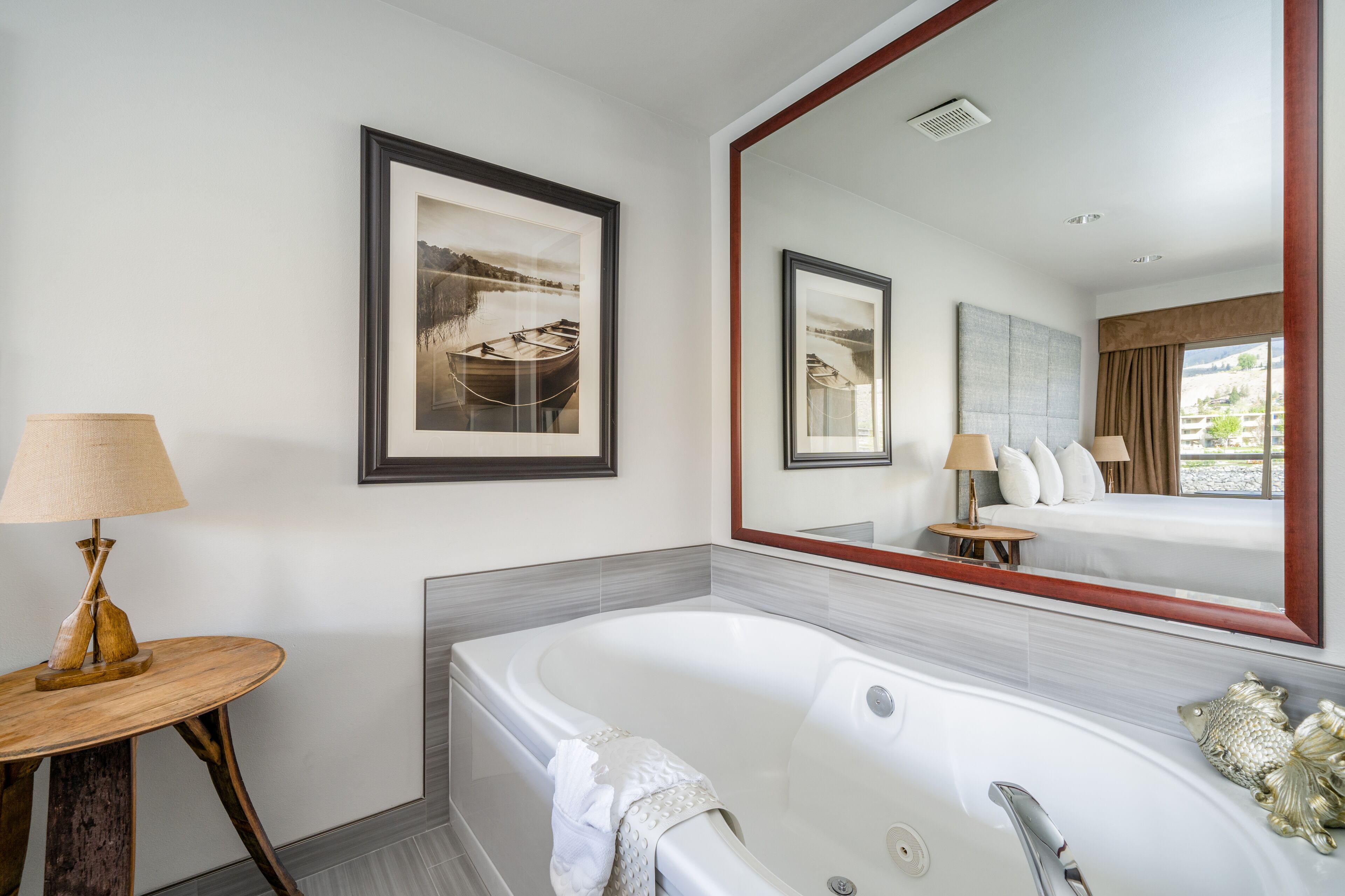 Sèche-cheveux, serviettes fournies