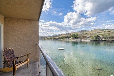 Grandview 721 Waterfront King River View