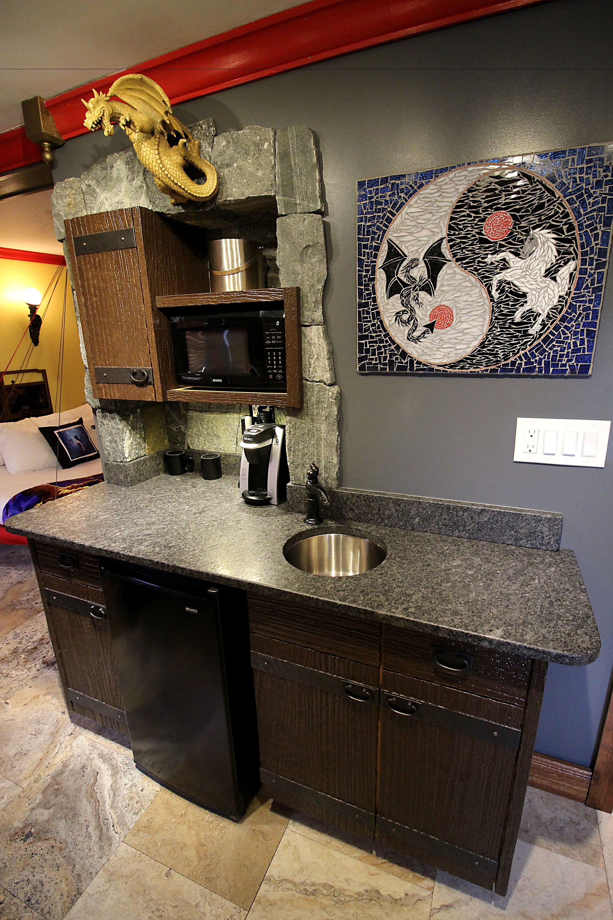 deluxe suite (dragon's lair) | 1 bedroom, premium bedding, individually decorated