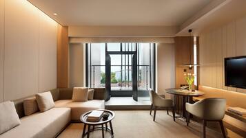 Premium bedding, pillowtop beds, minibar, in-room safe