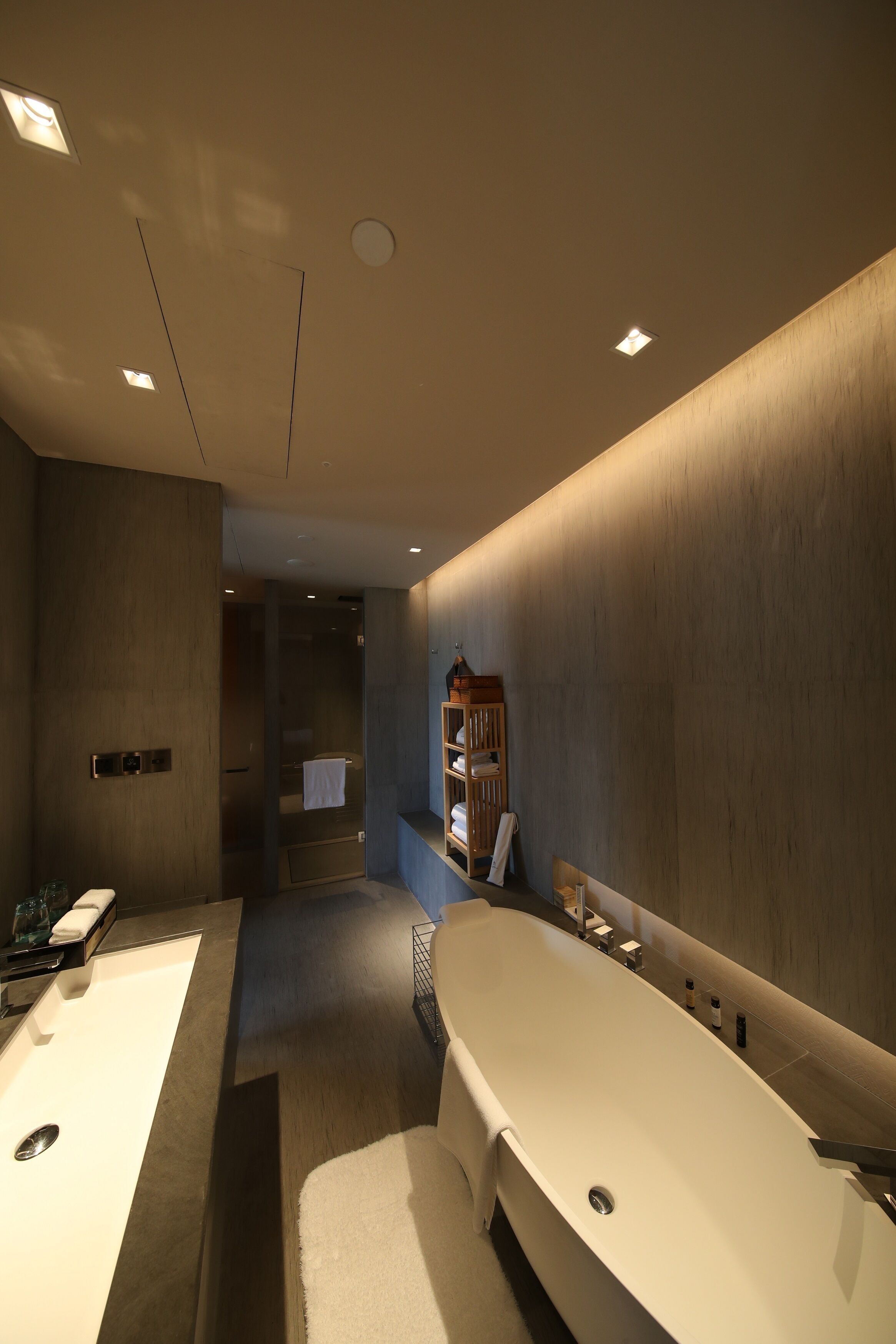 Suite, 2 lits doubles, baignoire | Salle de bain