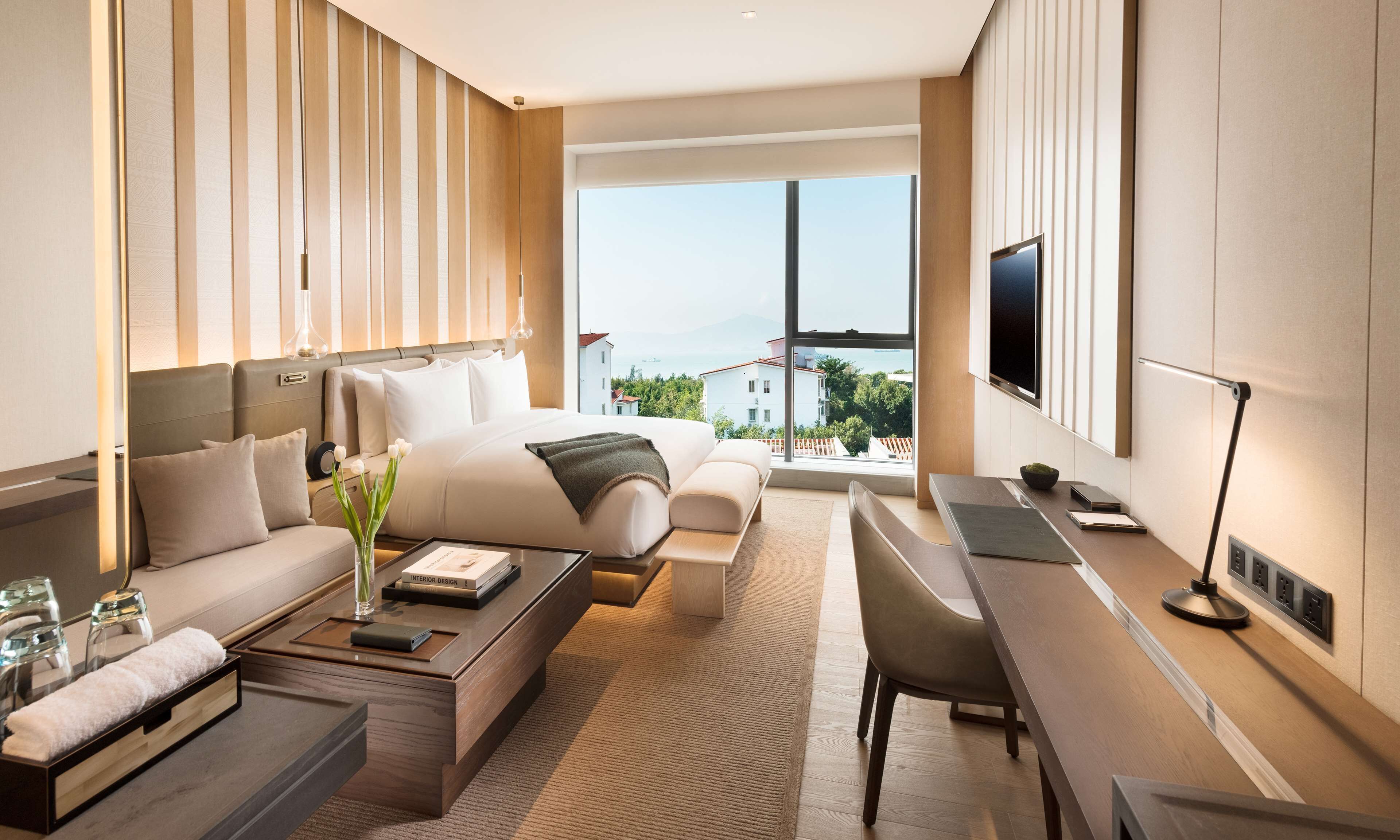 高級寢具、特厚豪華床墊、迷你吧、房內夾萬